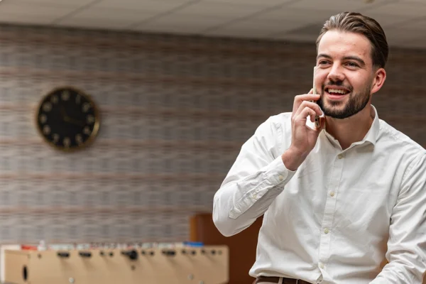 koert bellen in de kantine bij Flexcom